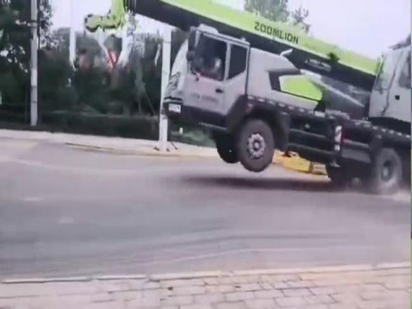 岳西縣吊車出租(門頭溝租賃吊車多少錢)
