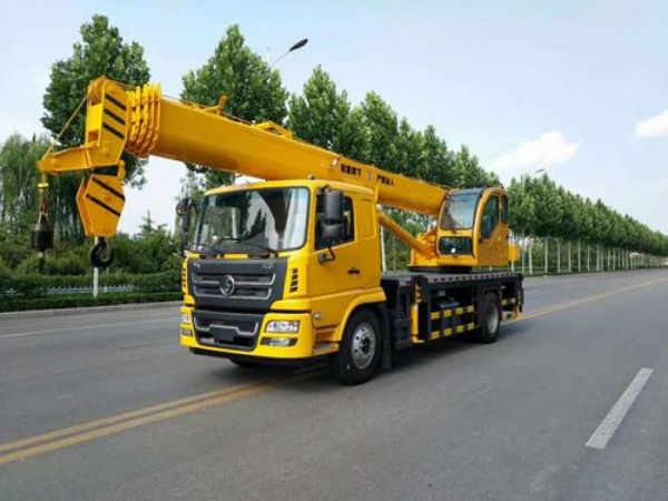 保德縣吊車出租(茶山鎮(zhèn)六噸吊車租賃)