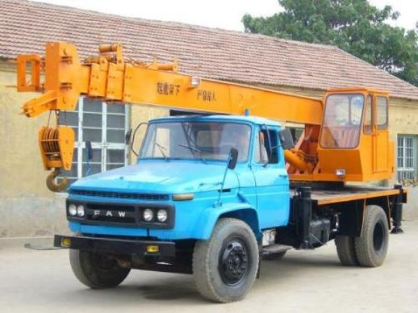 冠縣吊車出租(25噸吊車常用型號有哪些)