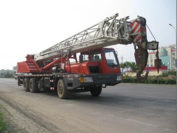 貴池區(qū)吊車出租公司電話8-100噸