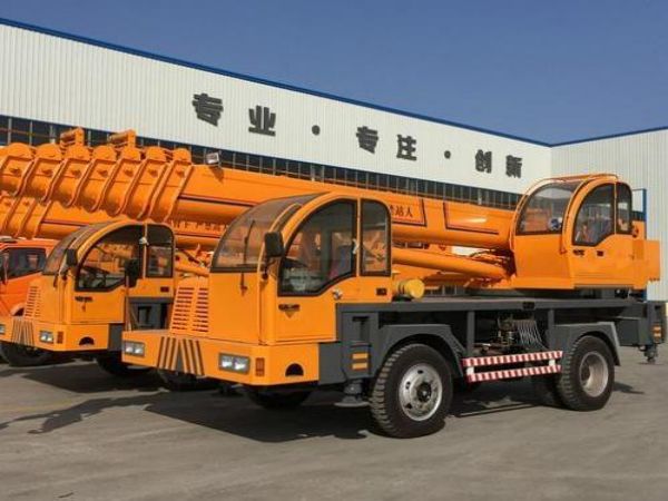 武漢開發區吊車出租電話(吊車出租中小型汽車吊常識總結)