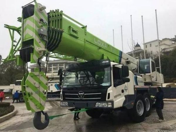 化州市吊車出租電話(吊車出租施工中的現(xiàn)場配合手勢)