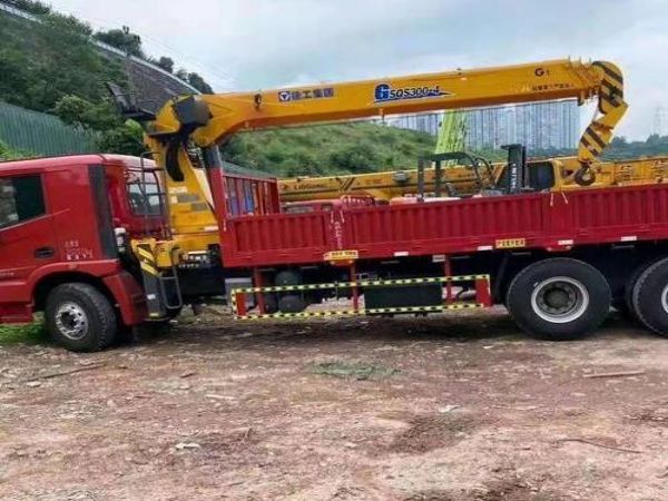 樂安縣吊車出租(附近租80噸吊車公司電話）