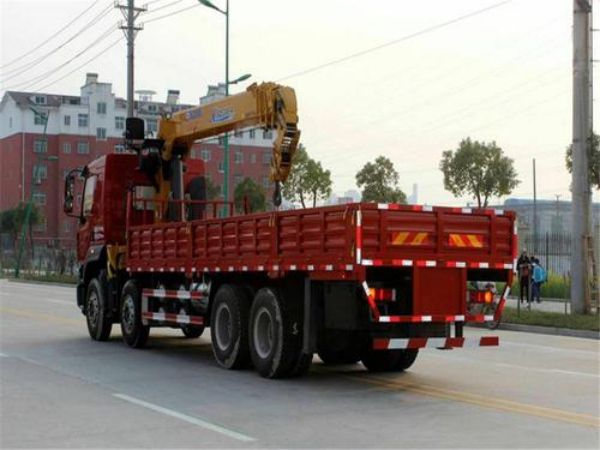 昆山市吊車出租電話(吊車出租安全規(guī)程)