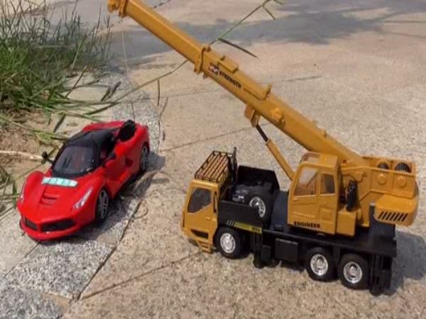 界首市吊車出租(龍泉二手吊車多少錢）