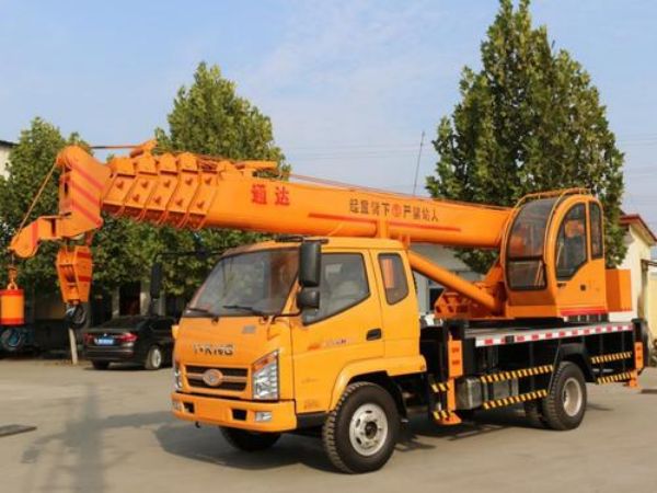 寧江區吊車出租(6噸小吊車租賃哪家正規)