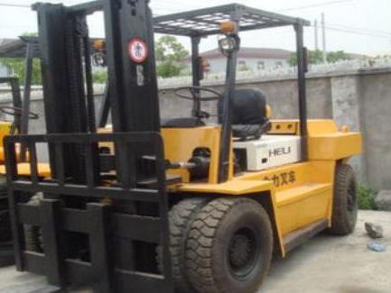 昆明市叉車(chē)出租(叉車(chē)三噸和五噸區(qū)別)