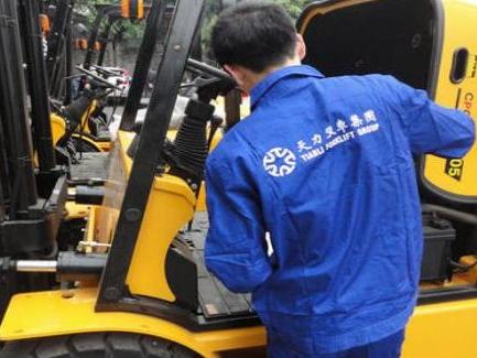 臺兒莊區叉車出租(普陀區正規叉車是什么)